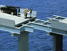 21 Unbelievable Construction Fails That Will Leave You Stymied
